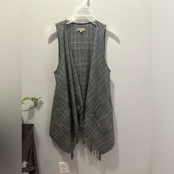 Democracy Womens Gray Plaid Fringe Edge Draped Sleeveless Vest Small - Picture 9 of 12